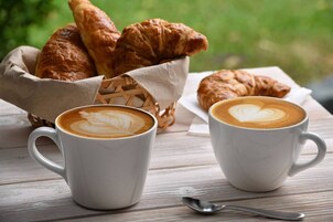 Se ofrece un desayuno autoservicio (5 EUR por persona)