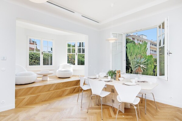 Dining - Charming mid-century villa 5 min from beaches (Antibes)
