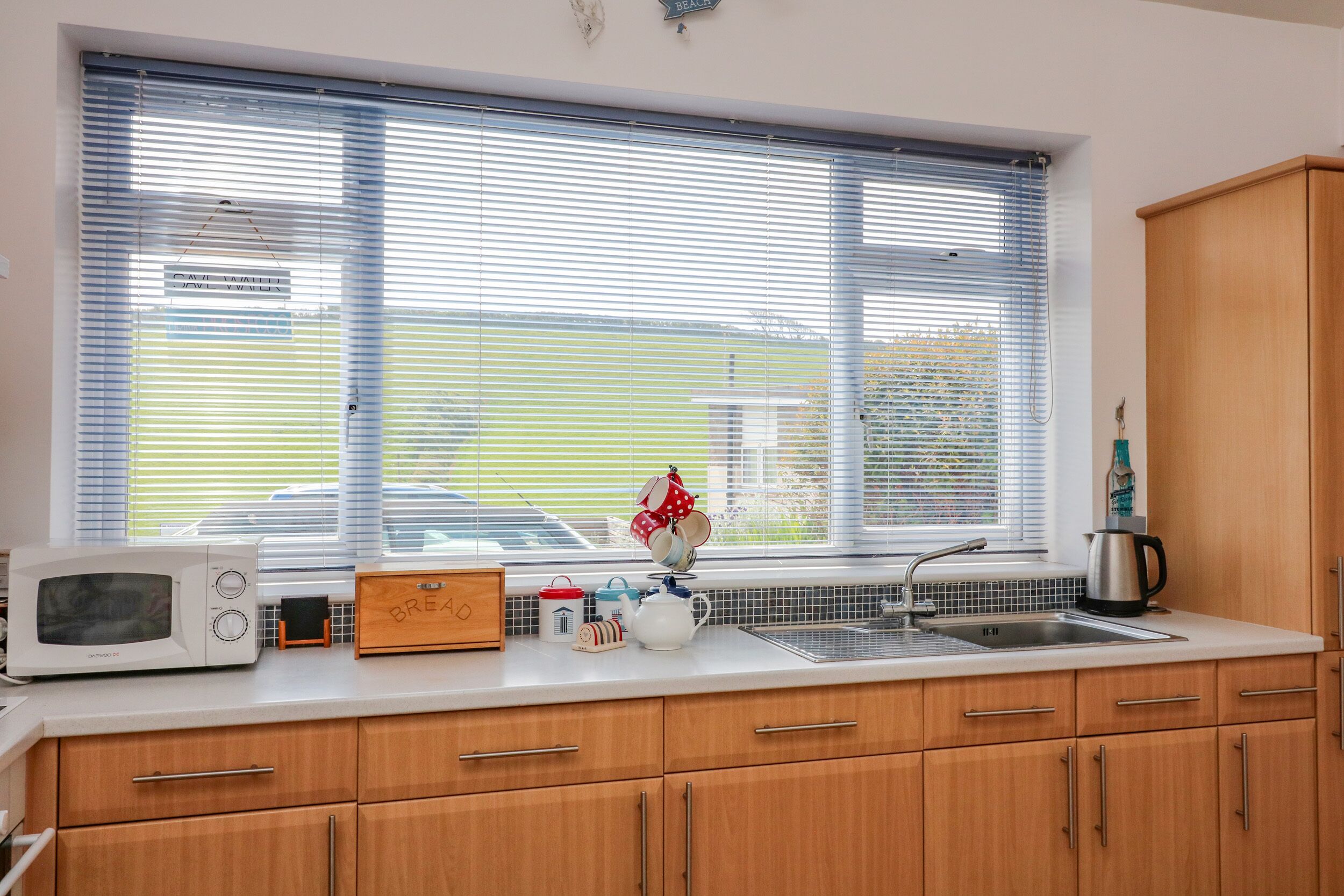 Cottage | Private kitchen | Fridge, toaster, cookware/dishes/utensils