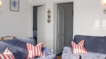 Cottage | Living area