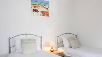 Cottage | 2 bedrooms, individually decorated, individually furnished, free WiFi