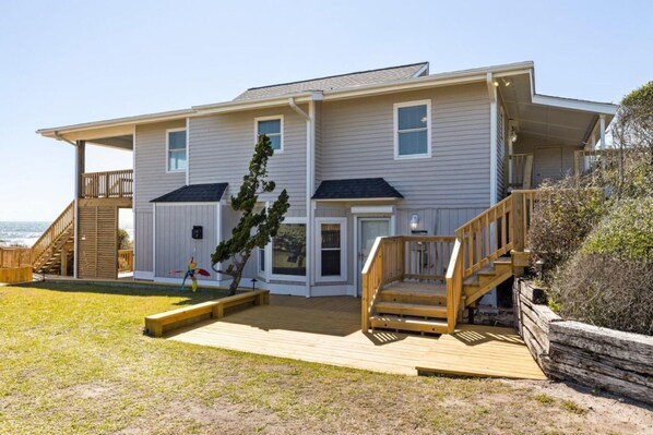 House, 5 Bedrooms | Exterior