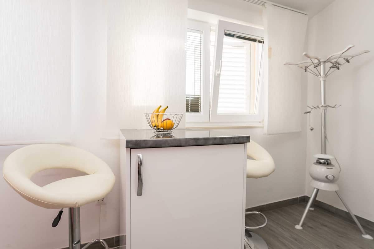 Estudio (Studio Apartment) | Interior