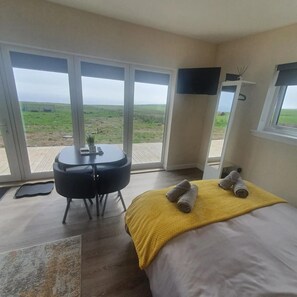 Chalet, 1 King Bed with Sofa bed | 1 bedroom, free WiFi, bed sheets - Beautiful Executive Chalet on the Nc500 (Latheron)