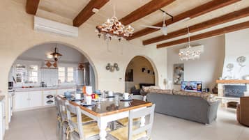 Family House, Multiple Bedrooms (Twilight Gozitan Farmhouse With Pool) | Interior