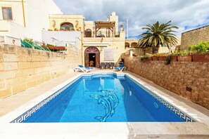 Maison Familiale, plusieurs chambres (Villayana Gozitan Farmhouse with pool) | Piscine | Piscine extérieure