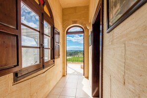 Familienhaus, Mehrere Schlafzimmer (Villayana Gozitan Farmhouse with pool) | Innenbereich