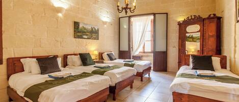 家庭独立别墅, 多间卧室 (Villayana Gozitan Farmhouse with pool) | 4 多间卧室、免费 WiFi、床单