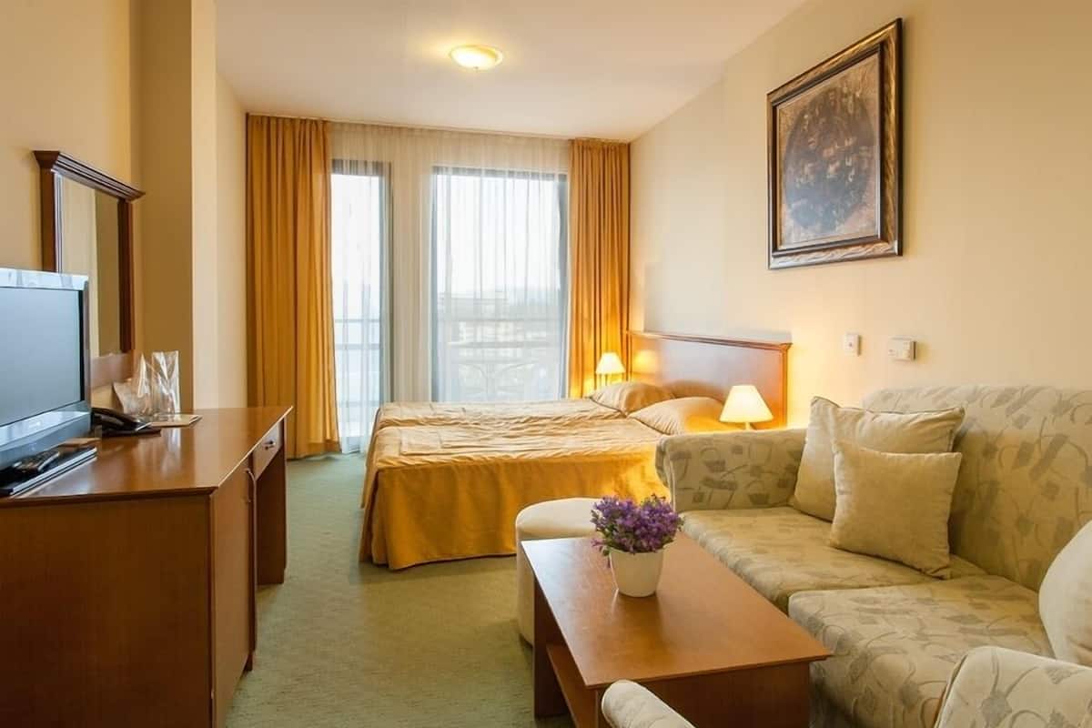 Room | In-room safe, iron/ironing board (on request), WiFi (free), bed sheets