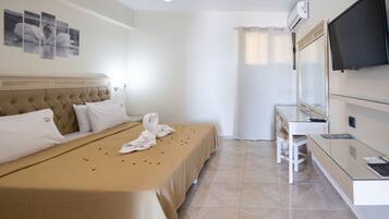 Studio Apartment with Sea View | Skrivebord, lydisolering, gratis baby-/barnesenge, gratis Wi-Fi