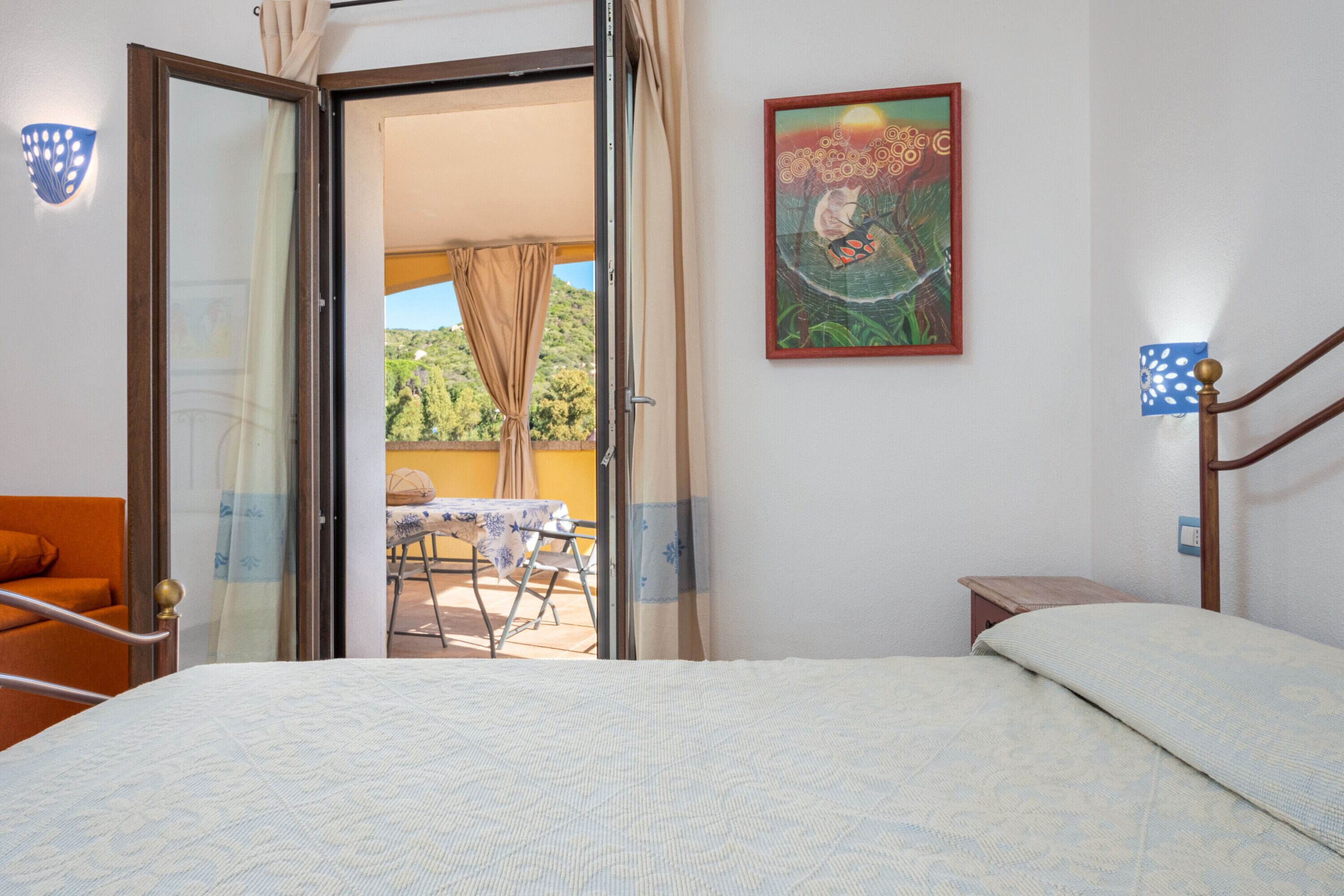 1 habitación, tabla de planchar con plancha, wifi gratis y ropa de cama 