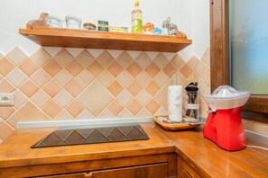 冰箱、微波炉、炉灶、洗碗机