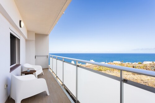 Apartment 'Salitre- Armonía Park, Bajamar' with Sea View, Terrace and Wi-Fi