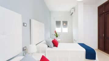 2 slaapkamers, een strijkplank/strijkijzer, gratis wifi, beddengoed