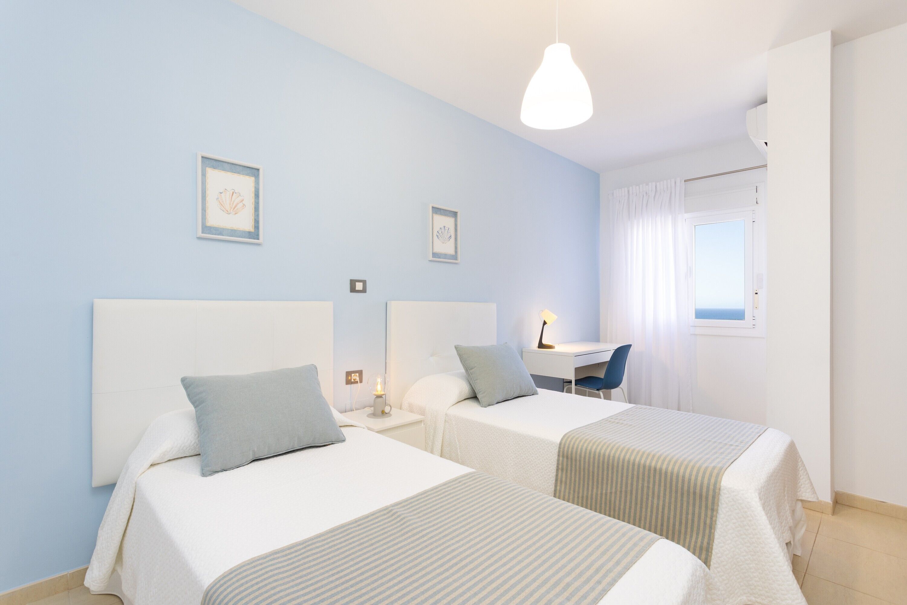 2 dormitorios, tabla de planchar con plancha, wifi gratis y ropa de cama