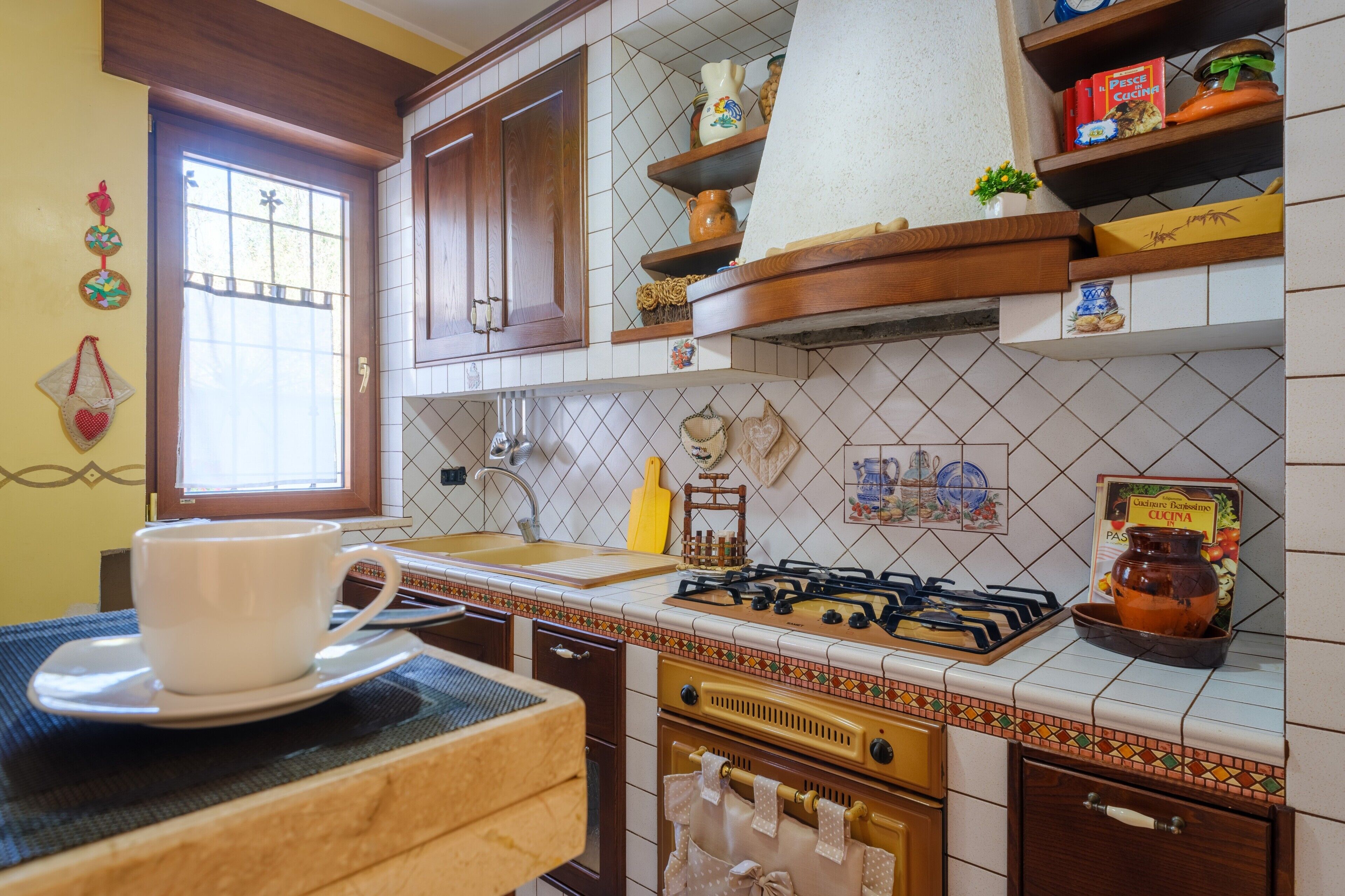 Kühlschrank, Ofen, Herdplatte, Geschirrspüler