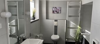 6 N-Street - Luxuriously furnished vacation apartment with garden