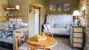 Living room - Flitwick Ranch - Bull Stables Room 8 (Greater Kokstad)