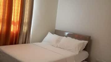 1 bedroom, bed sheets
