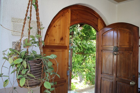 House, 3 Bedrooms, Smoking, Terrace | Hallway