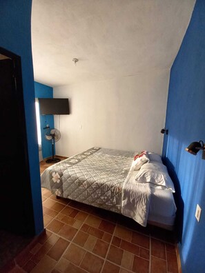 Room, 1 Bedroom, Terrace, City View | 1 bedroom, WiFi - Room-lugar de Desanso Constanza (San José del Cabo)