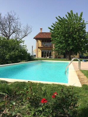 Utomhuspool