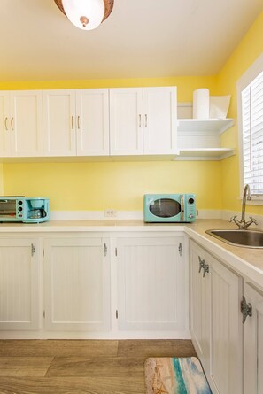 Bungalow, 1 Bedroom, Smoking, Balcony | Private kitchen