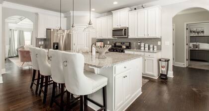 Large Luxury Getaway For Families Children