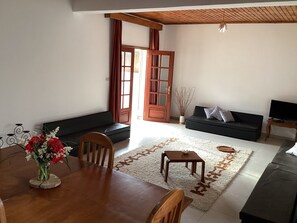 Villa, 3 Bedrooms, Smoking, Terrace | Living area