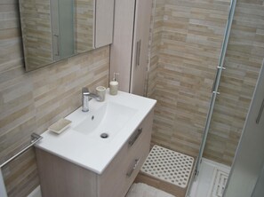 Apartment, 2 Bedrooms, Balcony | Bathroom - Nicely Furnished Holiday Home in San Foca a few Steps From Ll78 Beach (Melendugno)
