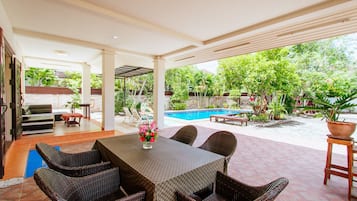 Villa, 3 Bedrooms, Smoking, Private Pool | Dining