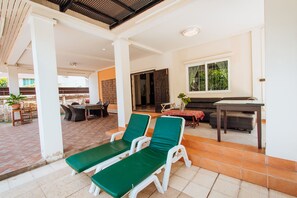 Villa, 3 hálószobával, dohányzó, privát medence | A szálláshely külső területei