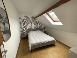 3 Schlafzimmer, Schreibtisch, Reisekinderbett, kostenloses WLAN