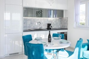 Appartement, 2 slaapkamers, balkon, uitzicht op de stad | Dineren