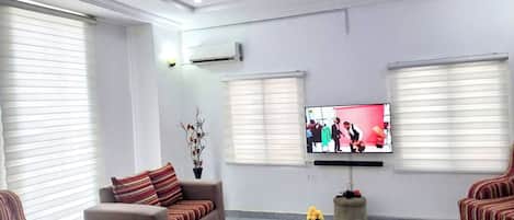 Apartment, 2 Bedrooms, Balcony | Living room