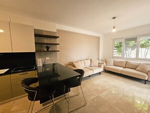 Apartment, 1 Bedroom, Smoking, Balcony | Living room