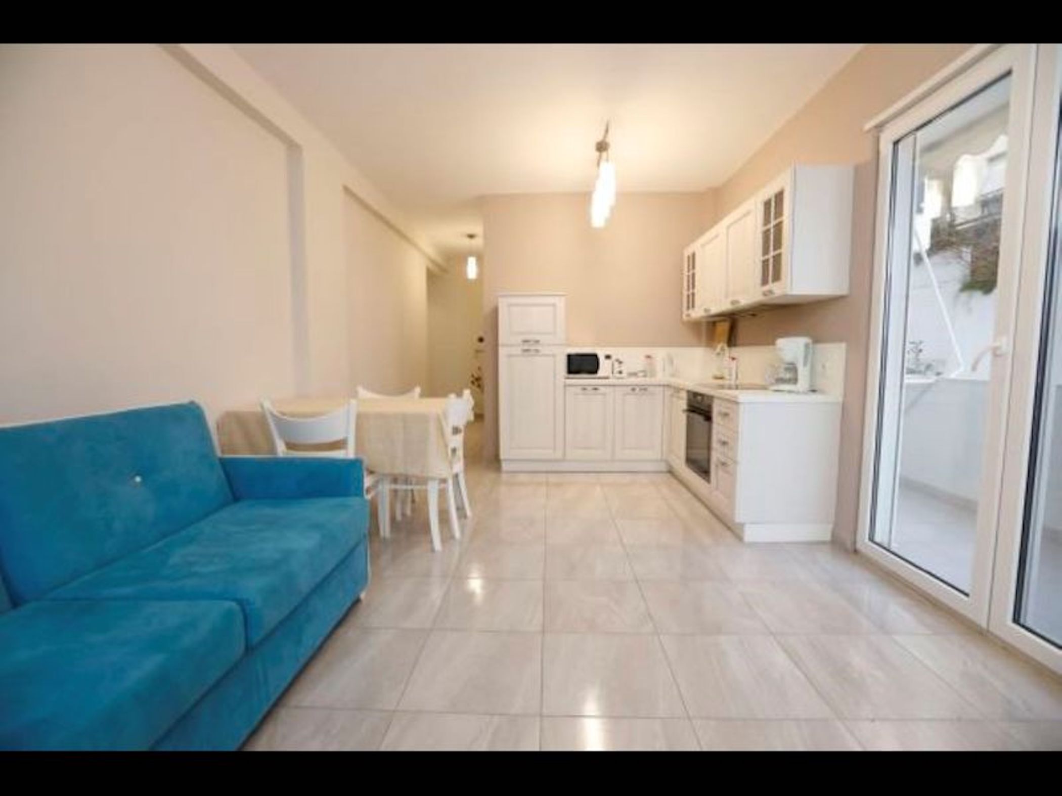 Beachfront Sion Sarande Apartment 2