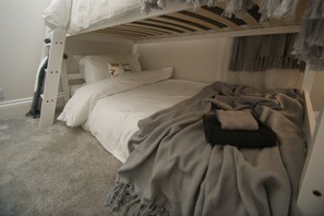 2 bedrooms, WiFi - Cosy cottage, situated in a stunning location (Barkisland)