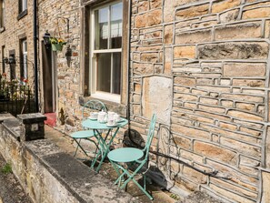 Cottage | Balcony - The Kerr (Keighley)