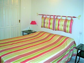 2 bedrooms, iron/ironing board - Fantastic apartment very well located at the beginning of Puigrom, very well equipped and bon (Roses)