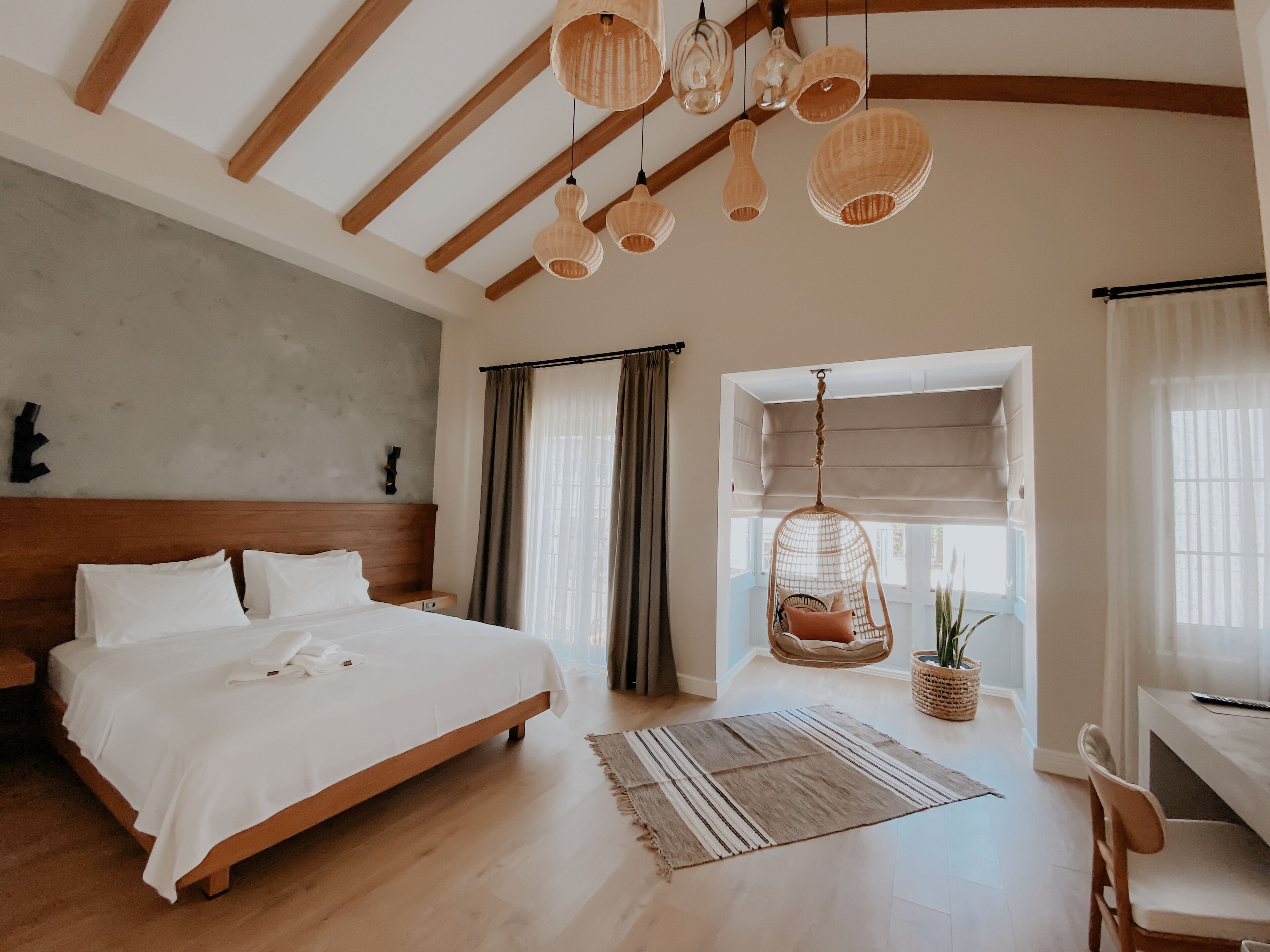 Sábanas de algodón egipcio, ropa de cama de alta calidad y minibar 