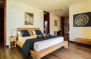 4 bedrooms, travel crib, free WiFi, bed sheets