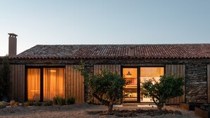 Cottage, nhiều phòng ngủ | Truy cập Internet không dây miễn phí, bộ trải giường