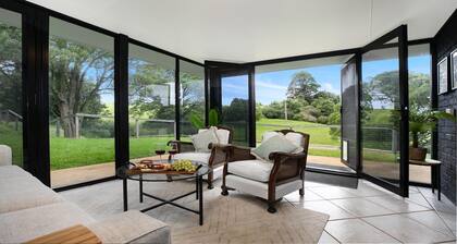 Hoddle Lane – rural views, fireplace and air conditioning