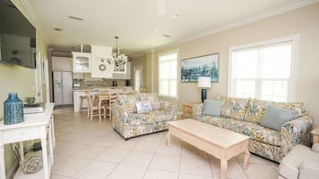 House, 2 Bedrooms, Sea View | Living area