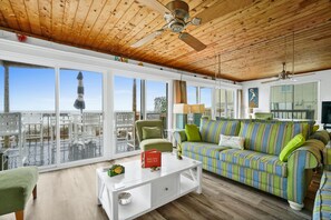 Maison mitoyenne, 2 chambres, en front de plage | Coin séjour