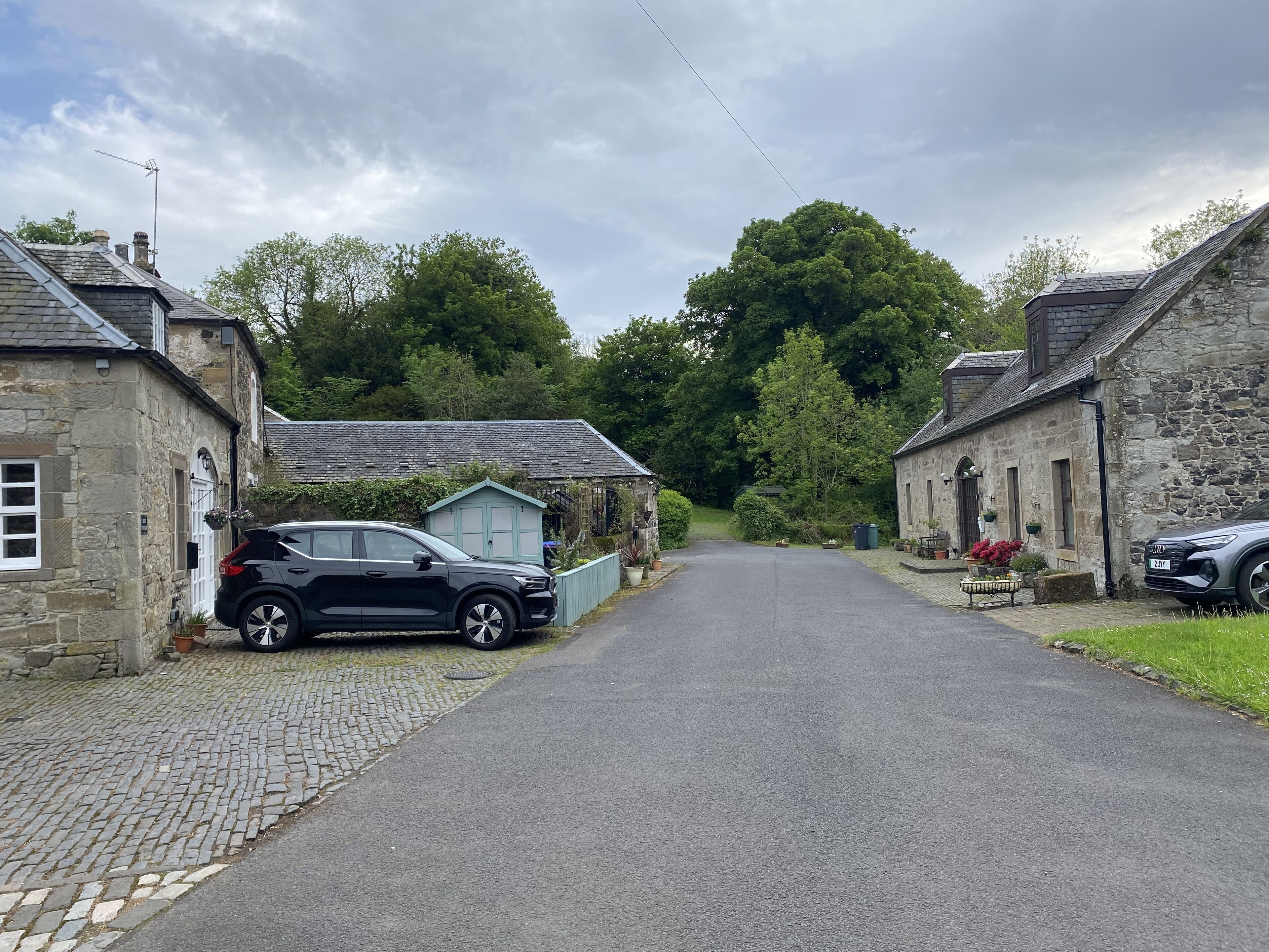 House | Parking | Free self-parking