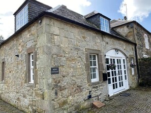 Exterior - Charming Barn Conversion on Private Estate (Kilmarnock)