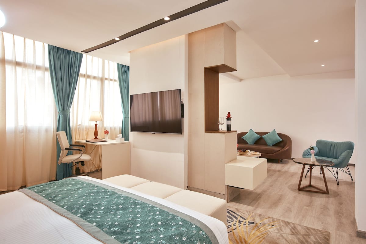 Suite Exécutive | 1 chambre, bureau, espace de travail pour ordinateur portable