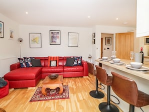 Cottage | Private kitchen | Fridge, microwave, dishwasher, electric kettle